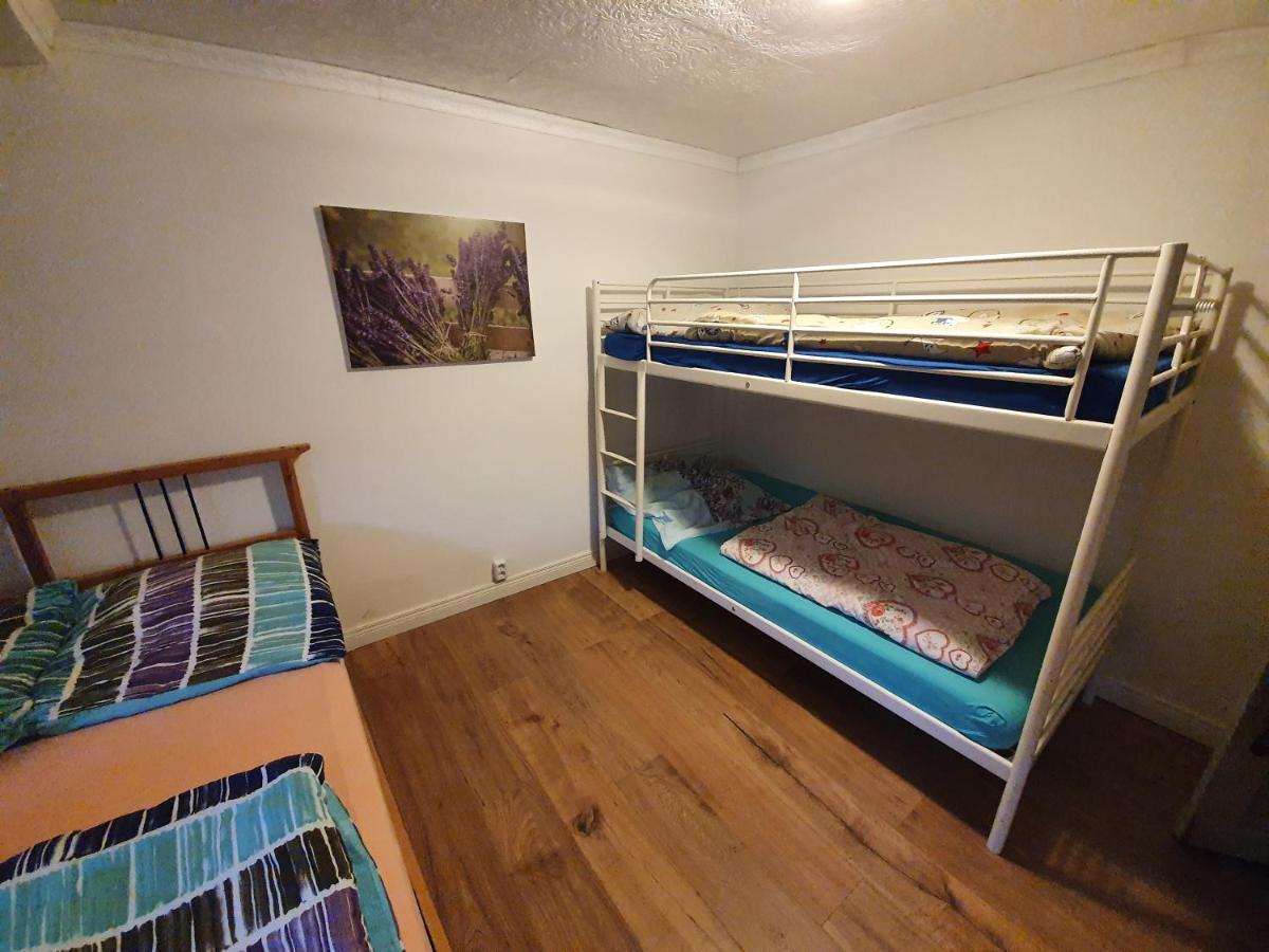 Dachgeschosswohnung In Neumuenster 2 Zimmer Экстерьер фото